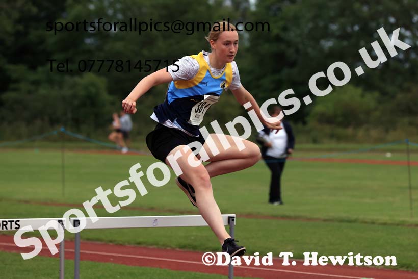 400 and 300 metres hurdles, 2025 NEGP No 5 Monkton, Wednesday, July 23rd. Photo: David T. Hewitson/Sports for All Pics